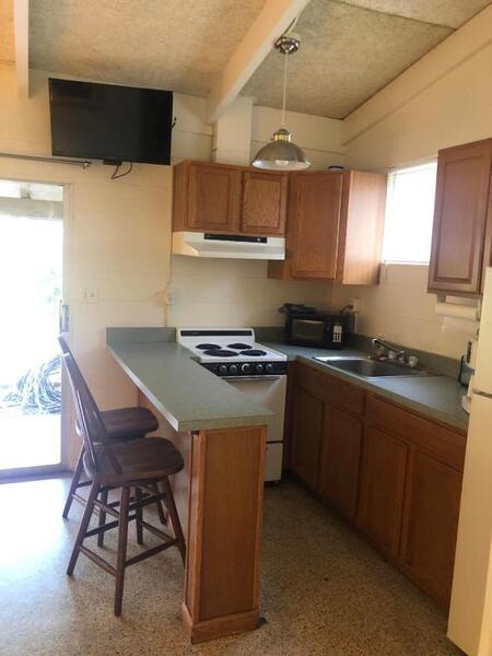 Queen Bed Studio Photo 2